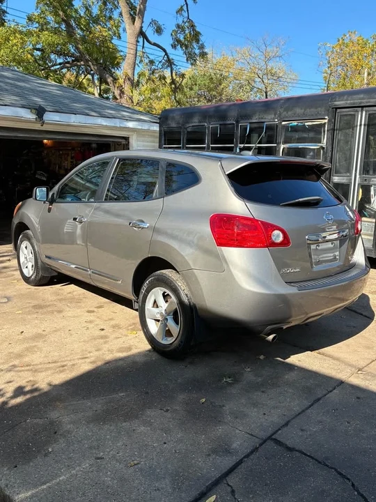 2012 Nissan Rogue - Image 2 of 9