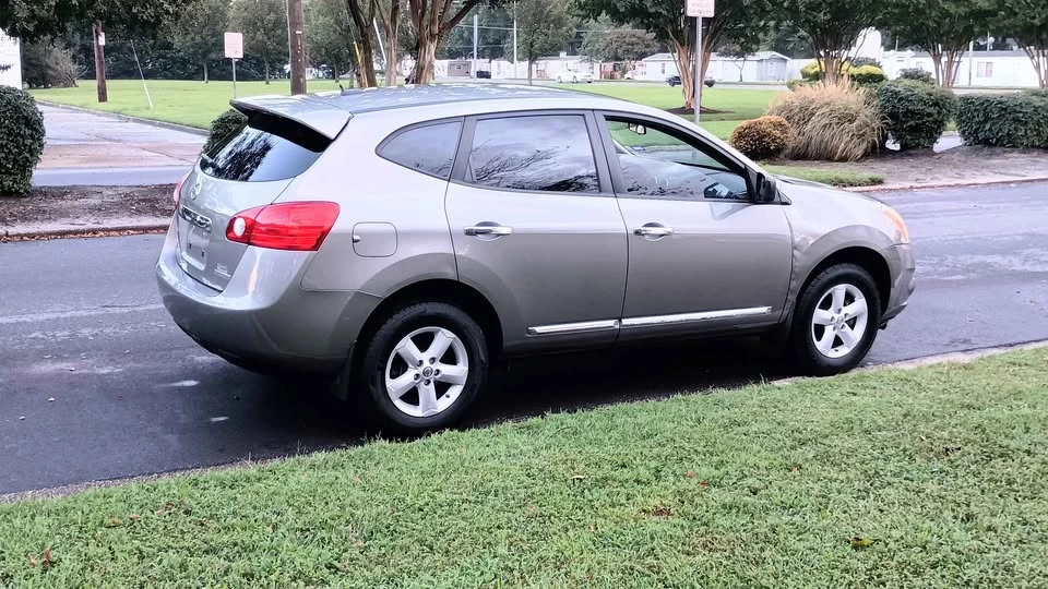 2012 Nissan Rogue - Image 2 of 5
