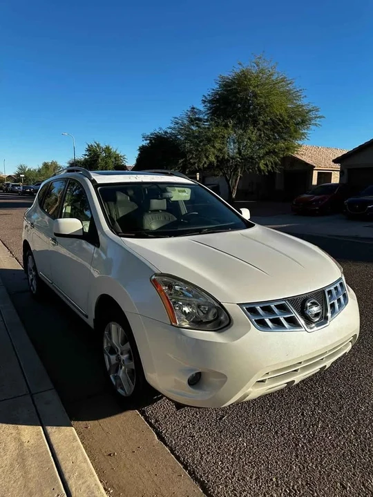 2012 Nissan Rogue - Image 2 of 8