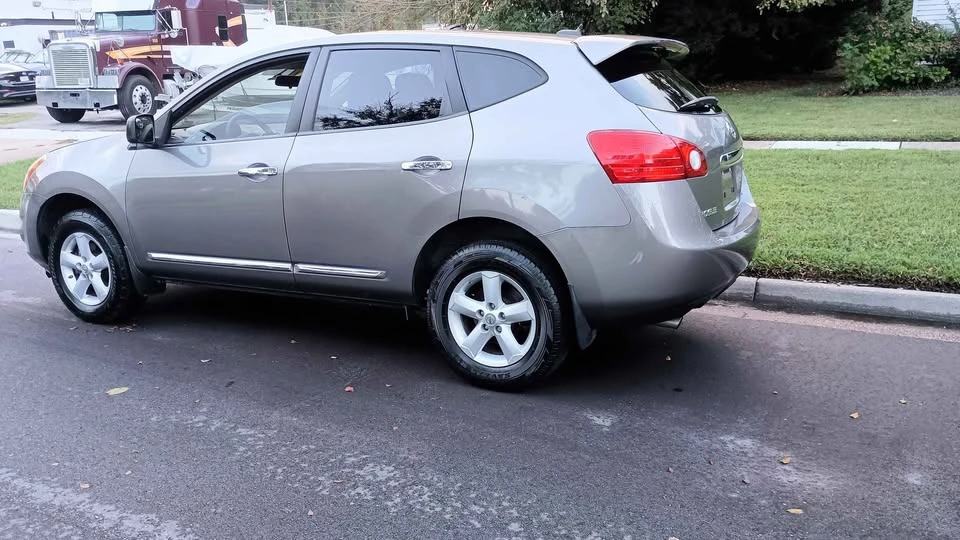 2012 Nissan Rogue - Image 4 of 5