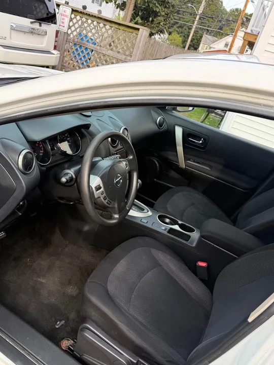 2012 Nissan Rogue - Image 8 of 12
