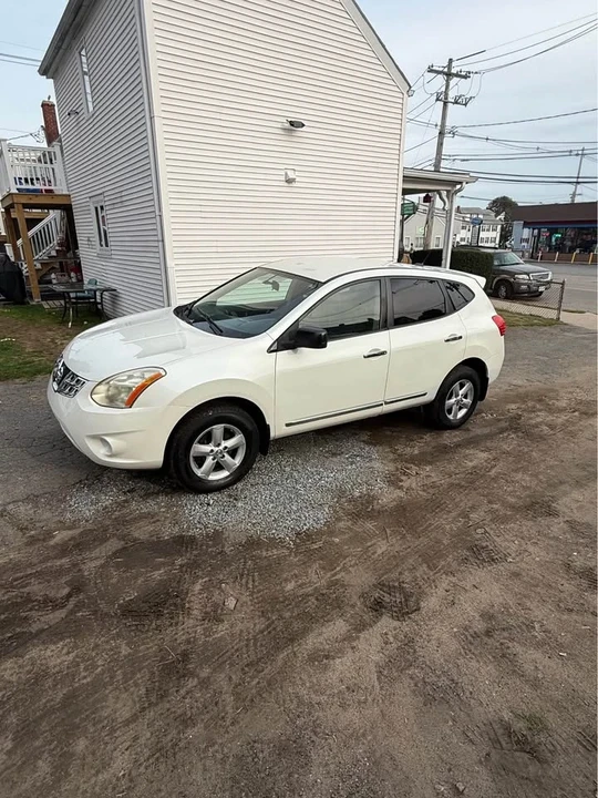 2012 Nissan Rogue - Image 2 of 12