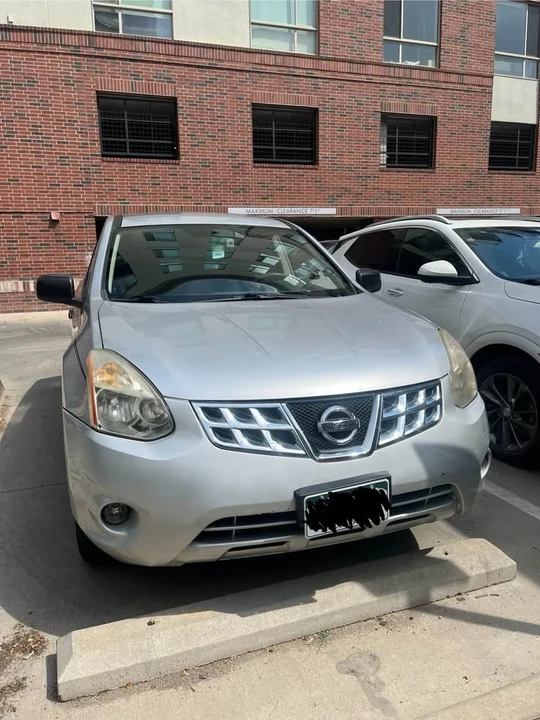 2012 Nissan Rogue - Image 2 of 10