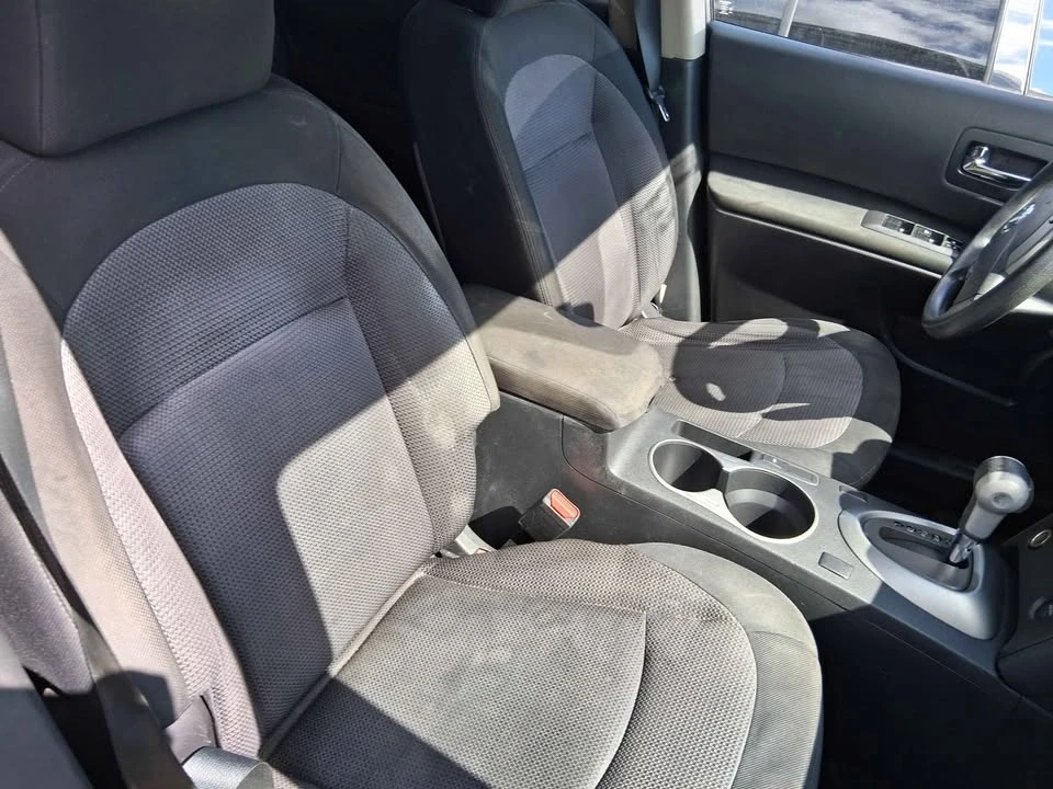 2012 Nissan Rogue - Image 8 of 11