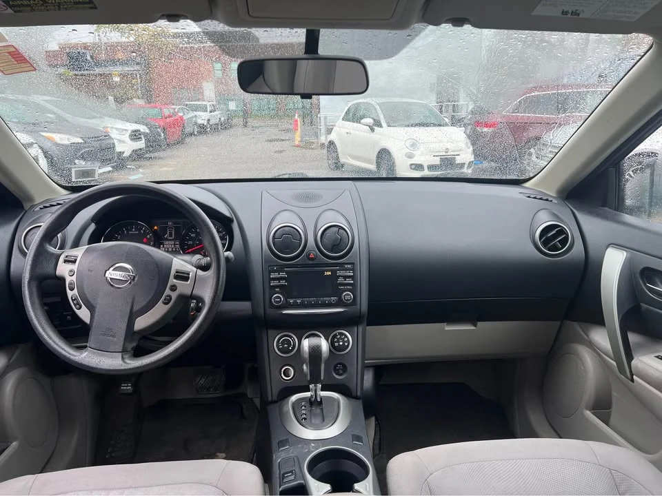 2012 Nissan Rogue - Image 11 of 13