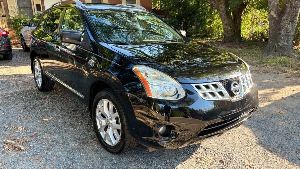 2012 Nissan Rogue - Image 2 of 11