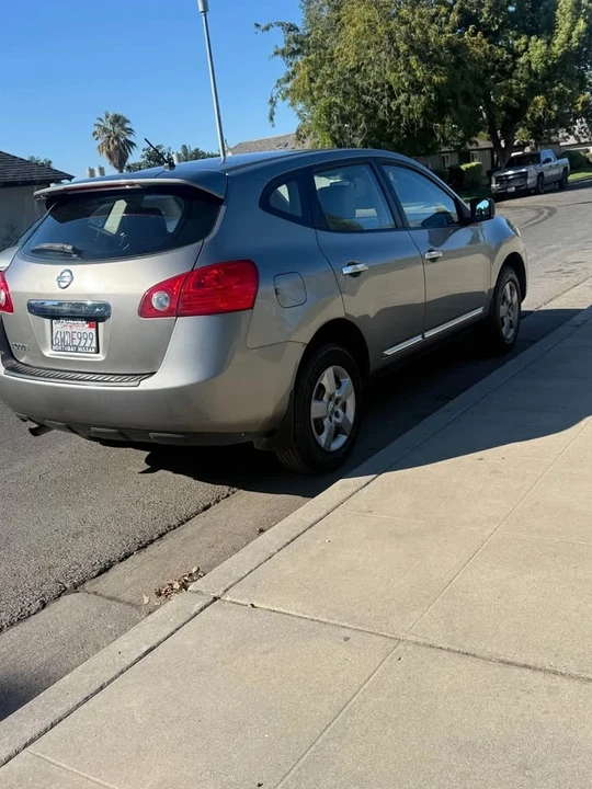 2012 Nissan Rogue - Image 3 of 7