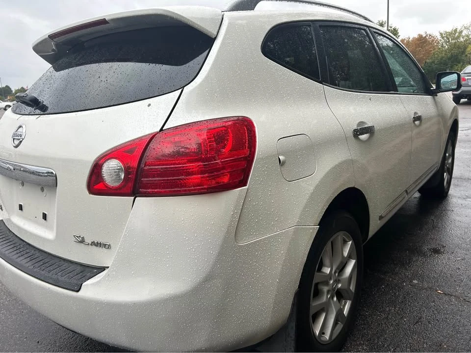2012 Nissan Rogue - Image 2 of 10