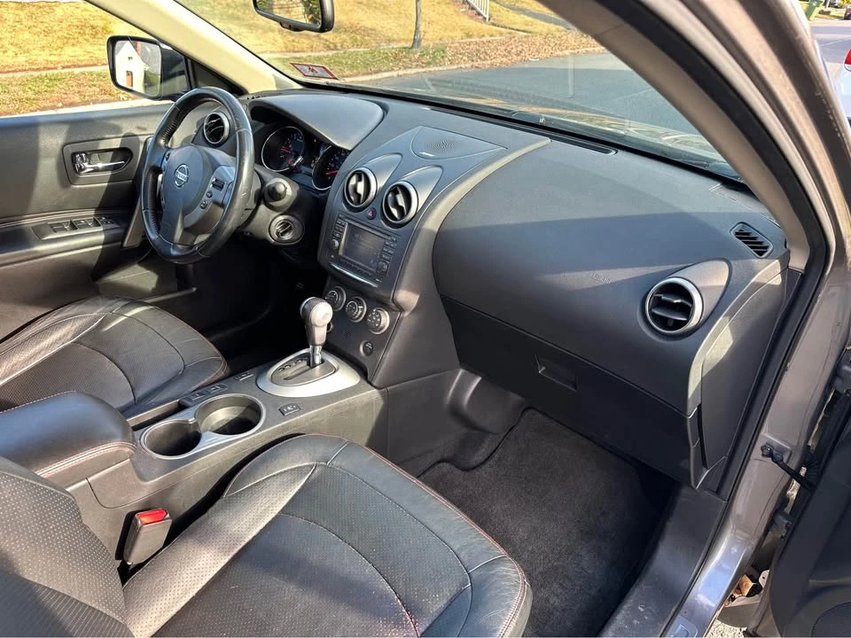 2012 Nissan Rogue - Image 8 of 17