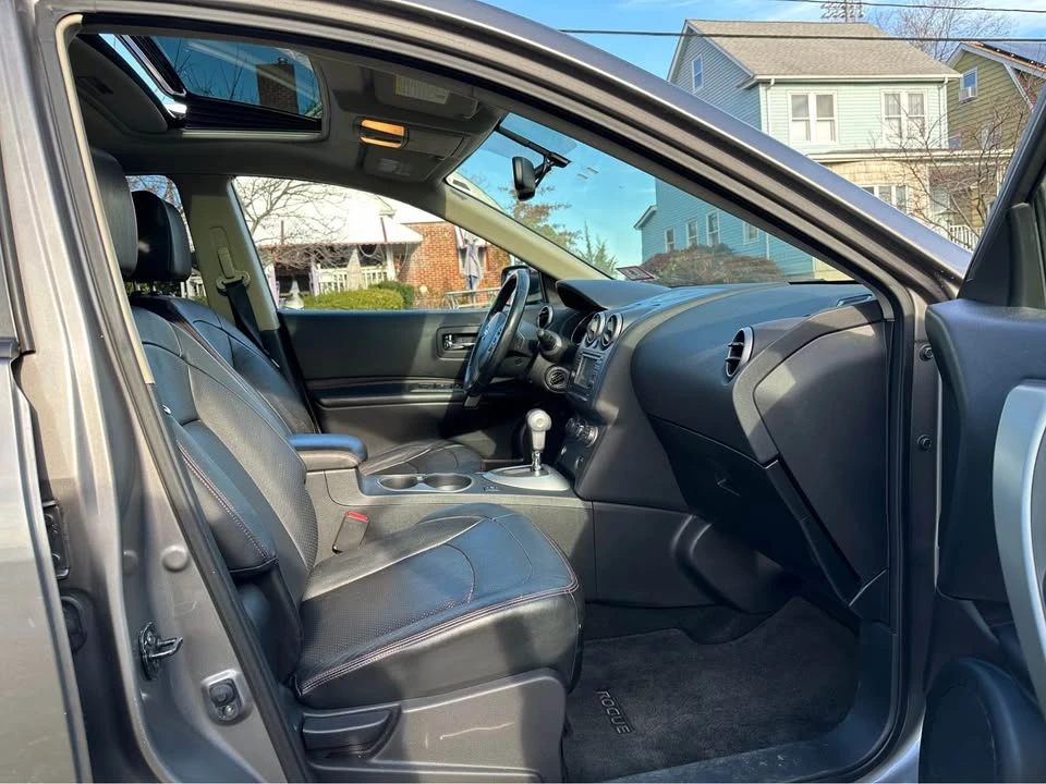 2012 Nissan Rogue - Image 7 of 17