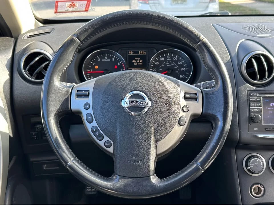 2012 Nissan Rogue - Image 15 of 17