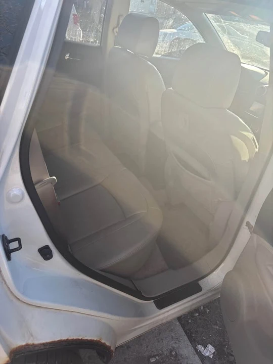 2012 Nissan Rogue - Image 7 of 8