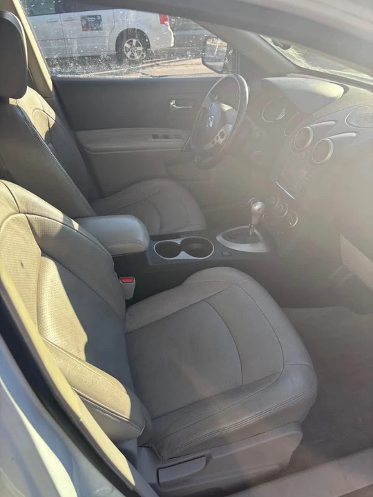 2012 Nissan Rogue - Image 3 of 8