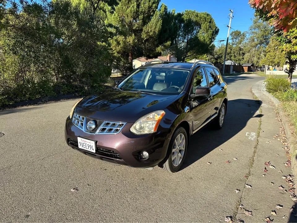 2012 Nissan Rogue - Image 2 of 13