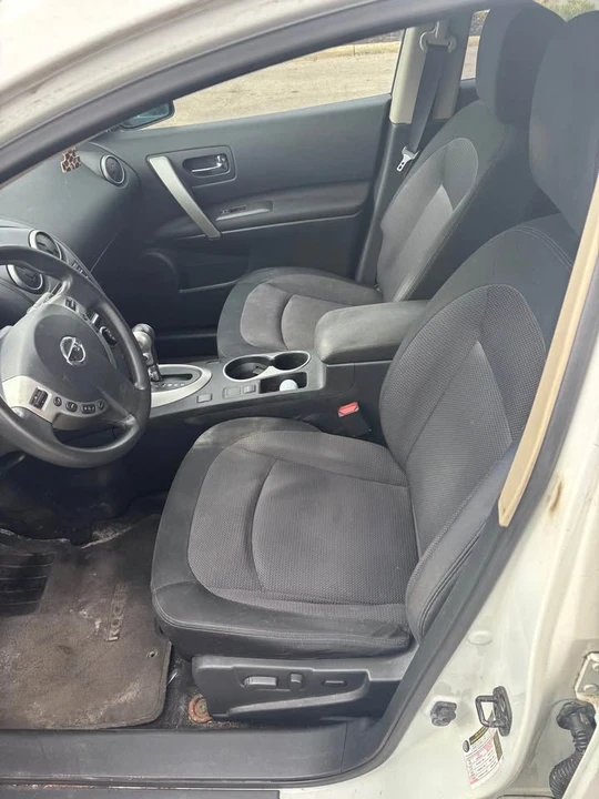 2012 Nissan Rogue - Image 6 of 7