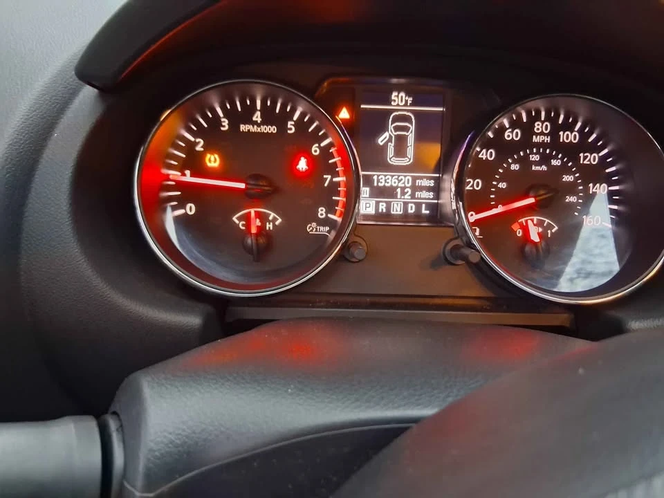 2012 Nissan Rogue - Image 6 of 14