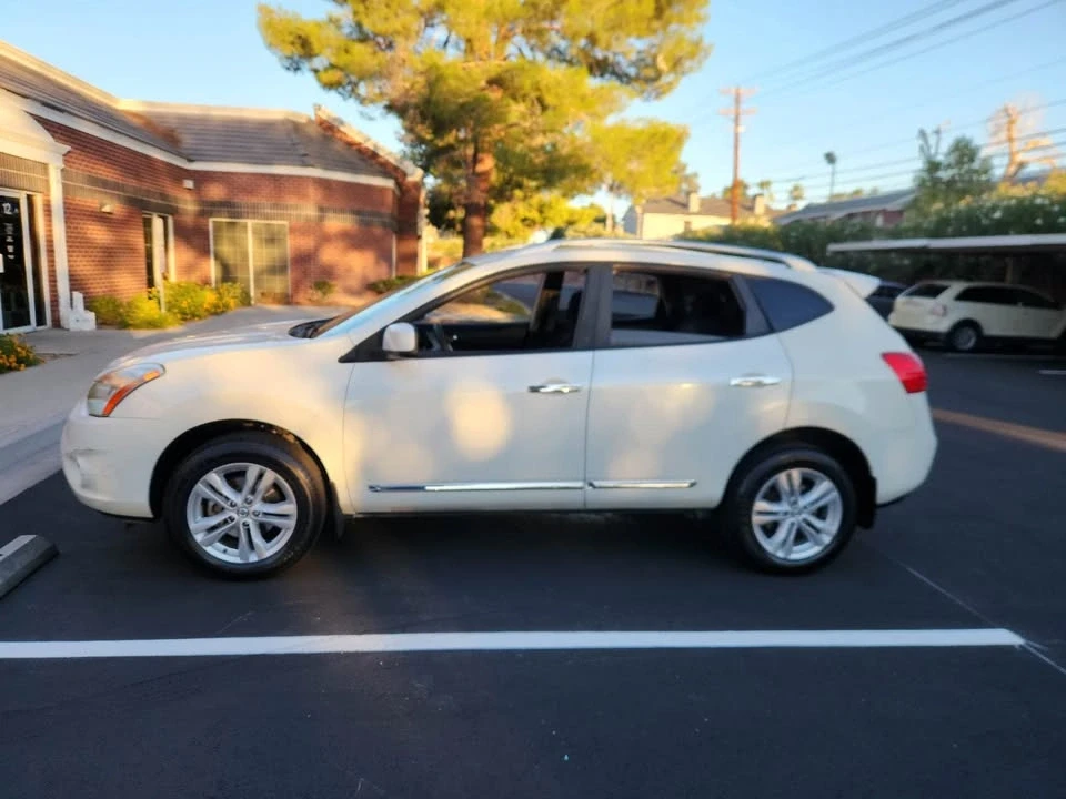 2012 Nissan Rogue - Image 5 of 9