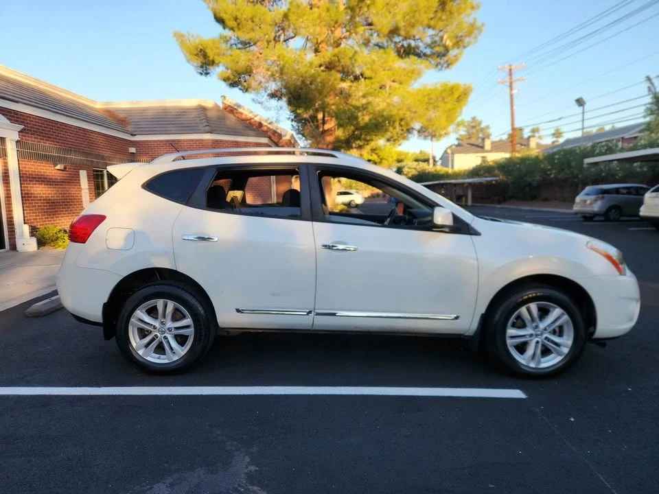 2012 Nissan Rogue - Image 4 of 9