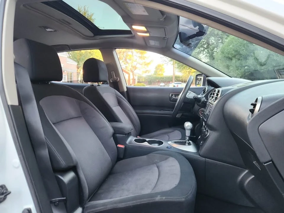 2012 Nissan Rogue - Image 8 of 9