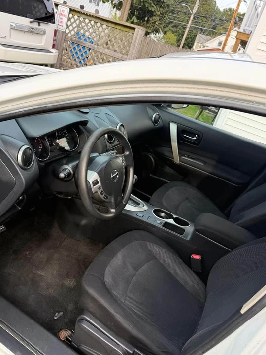 2012 Nissan Rogue - Image 7 of 9