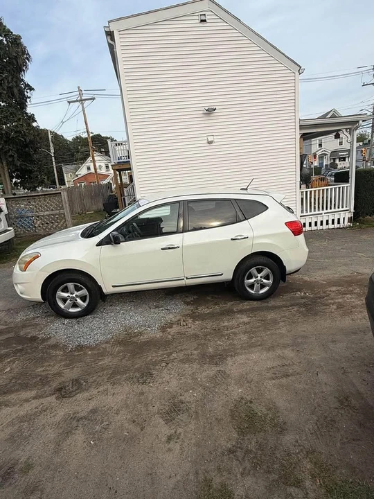 2012 Nissan Rogue - Image 4 of 9