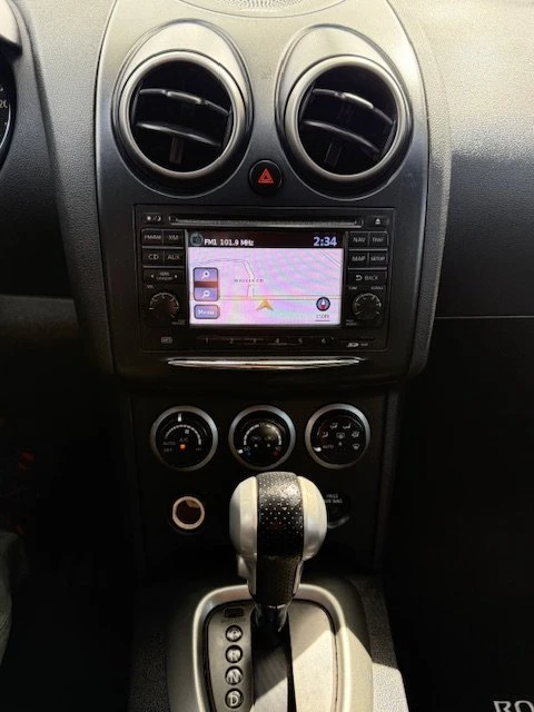2012 Nissan Rogue - Image 9 of 17