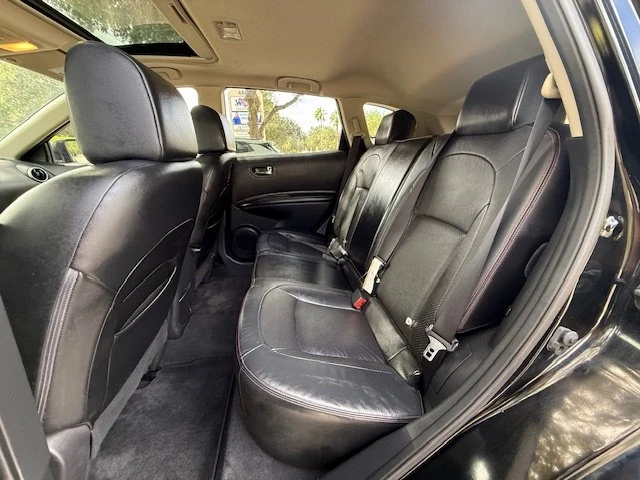 2012 Nissan Rogue - Image 13 of 17