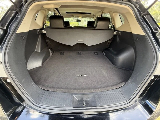 2012 Nissan Rogue - Image 15 of 17