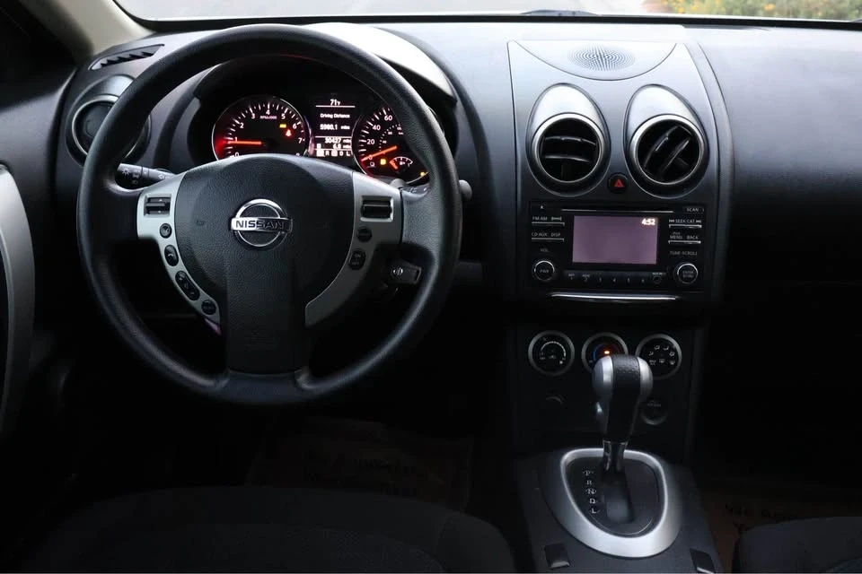 2012 Nissan Rogue - Image 8 of 10