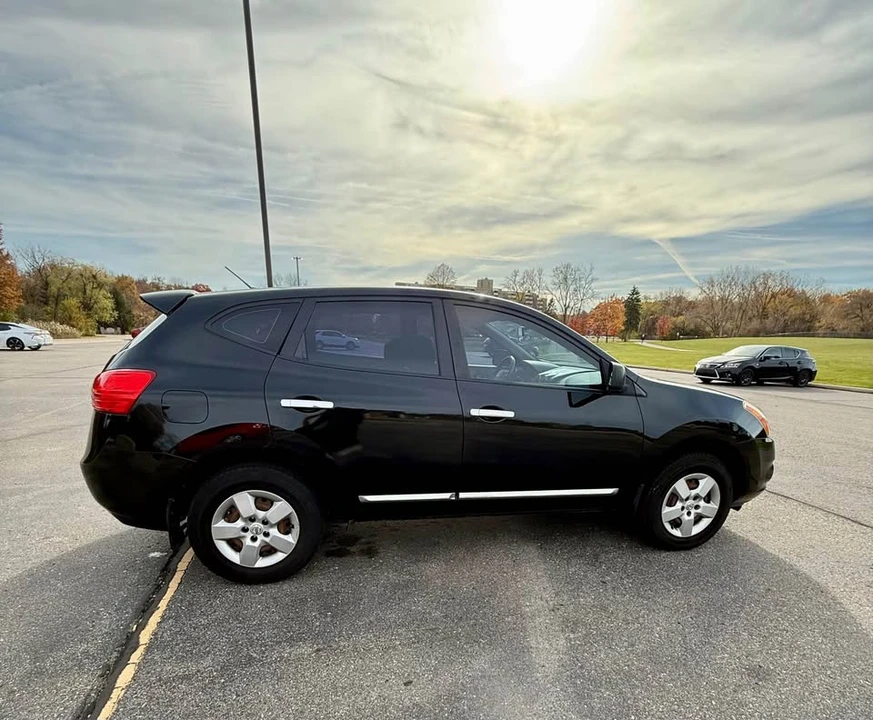 2012 Nissan Rogue - Image 2 of 16