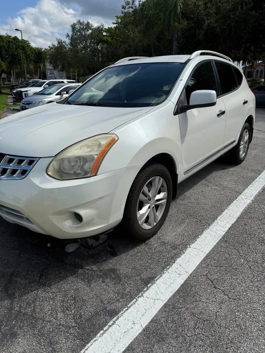 2012 Nissan Rogue - Image 2 of 5
