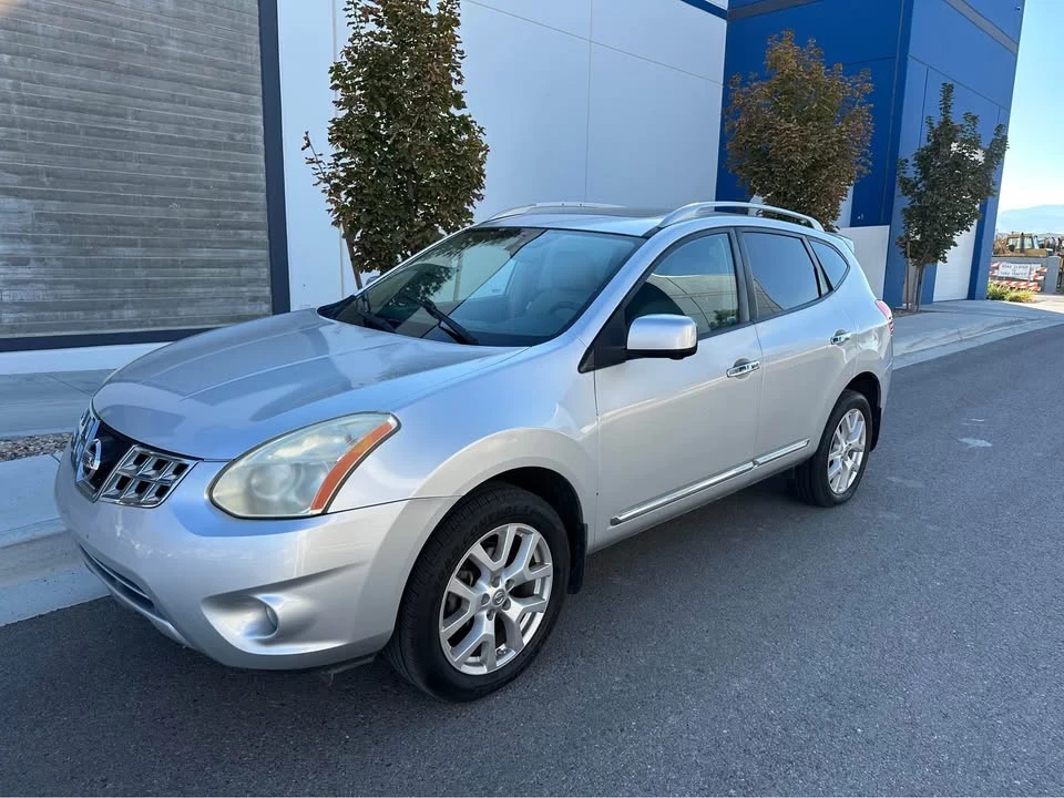 2012 Nissan Rogue - Image 2 of 9