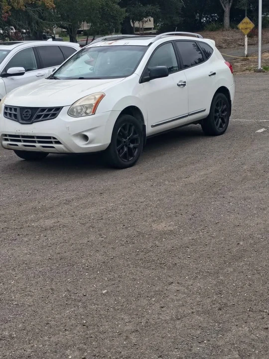 2012 Nissan Rogue - Image 3 of 5