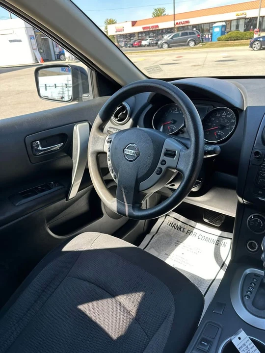 2012 Nissan Rogue - Image 7 of 11