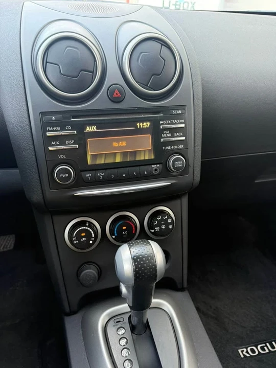 2012 Nissan Rogue - Image 4 of 8