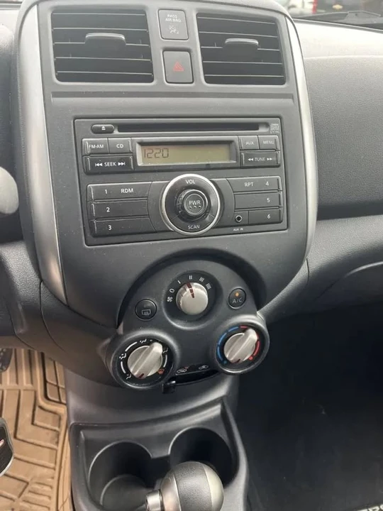 2012 Nissan Versa - Image 8 of 12