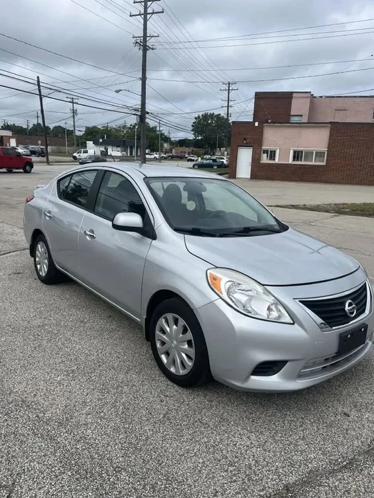 2012 Nissan Versa - Image 2 of 12