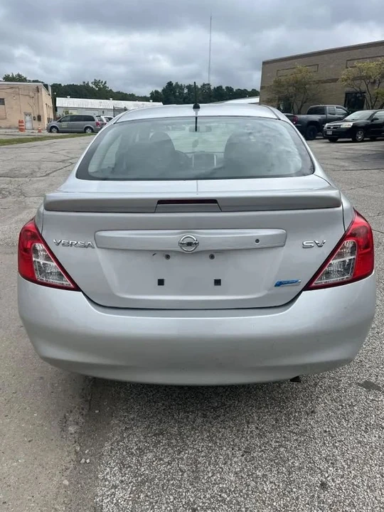 2012 Nissan Versa - Image 4 of 12