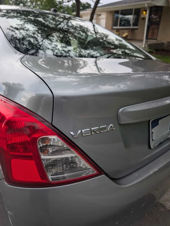 2012 Nissan Versa - Image 10 of 13