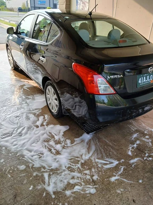 2012 Nissan Versa - Image 3 of 11