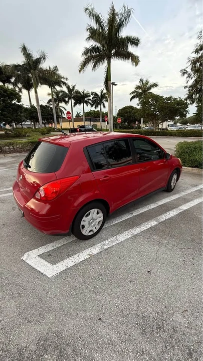 2012 Nissan Versa - Image 4 of 8