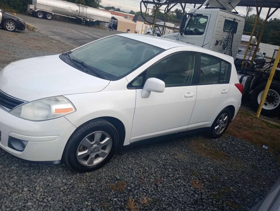 2012 Nissan Versa - Image 7 of 9