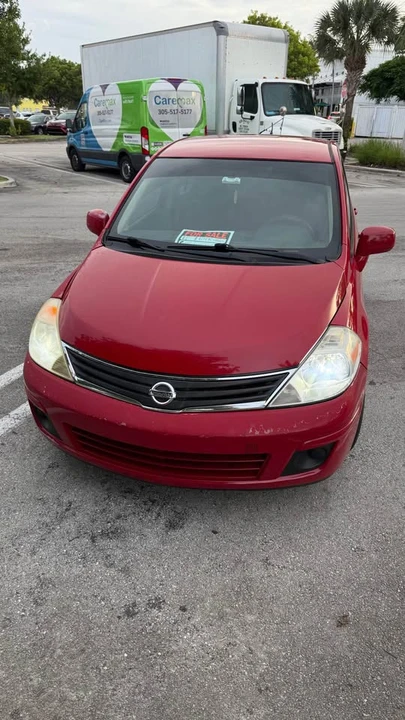2012 Nissan Versa - Image 2 of 8
