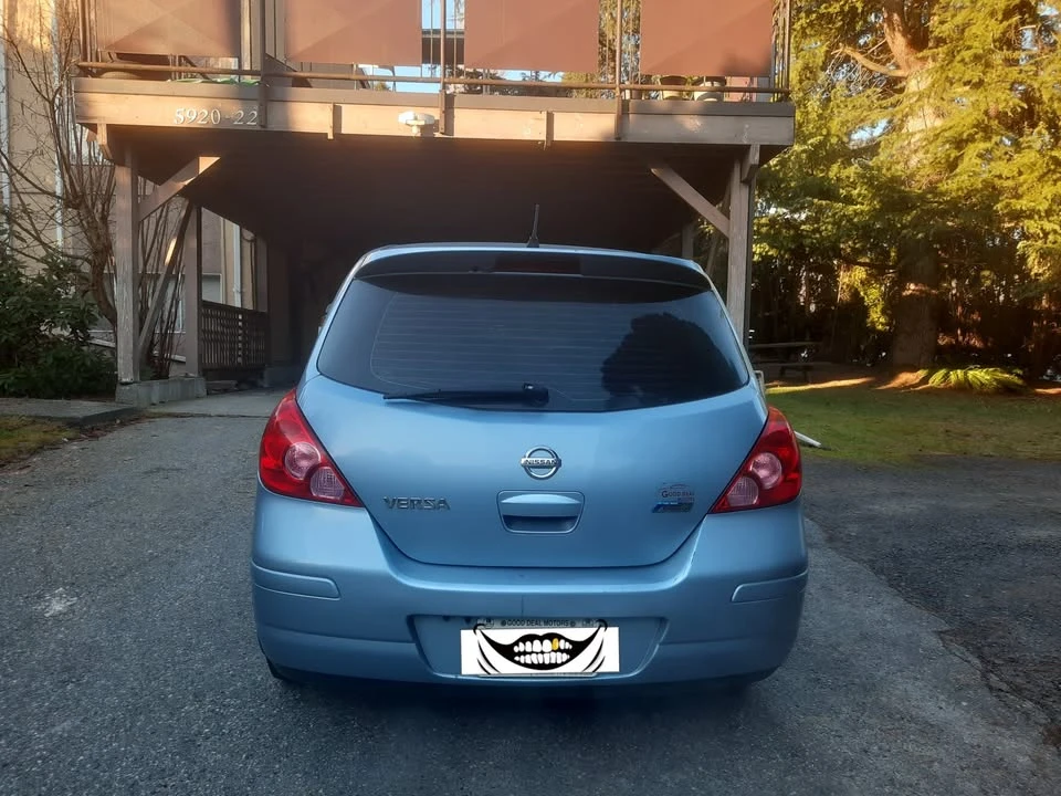 2012 Nissan Versa - Image 9 of 10