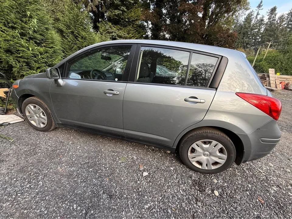 2012 Nissan Versa - Image 6 of 6
