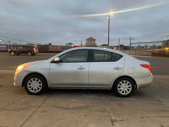2012 Nissan Versa - Image 2 of 4