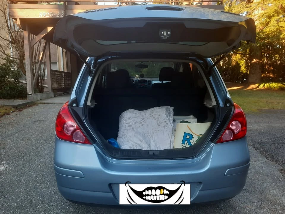2012 Nissan Versa - Image 8 of 10