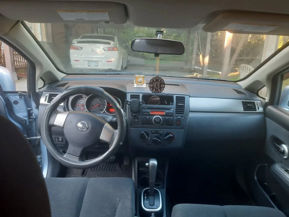 2012 Nissan Versa - Image 6 of 10