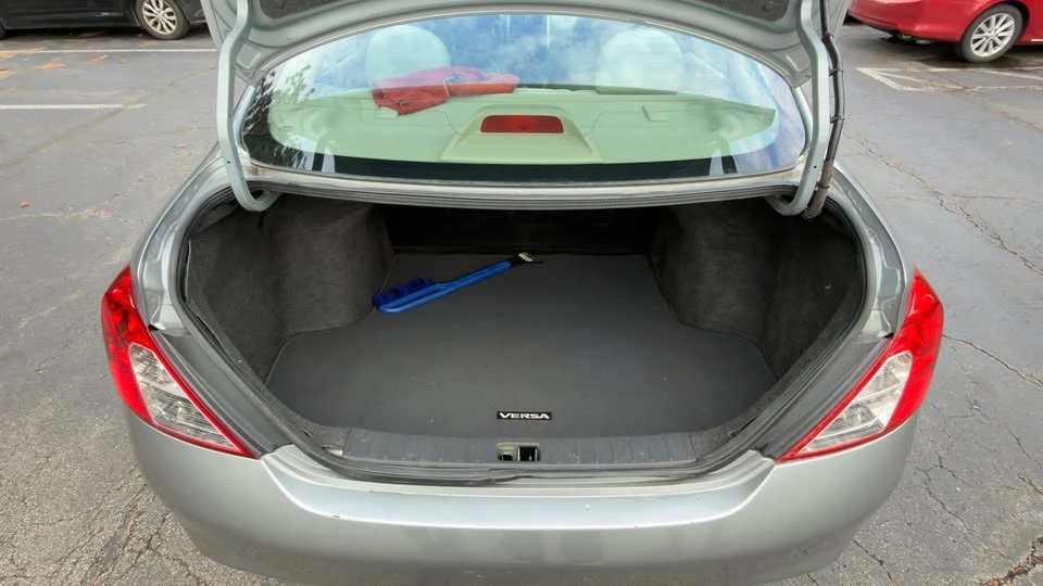 2012 Nissan Versa - Image 9 of 9