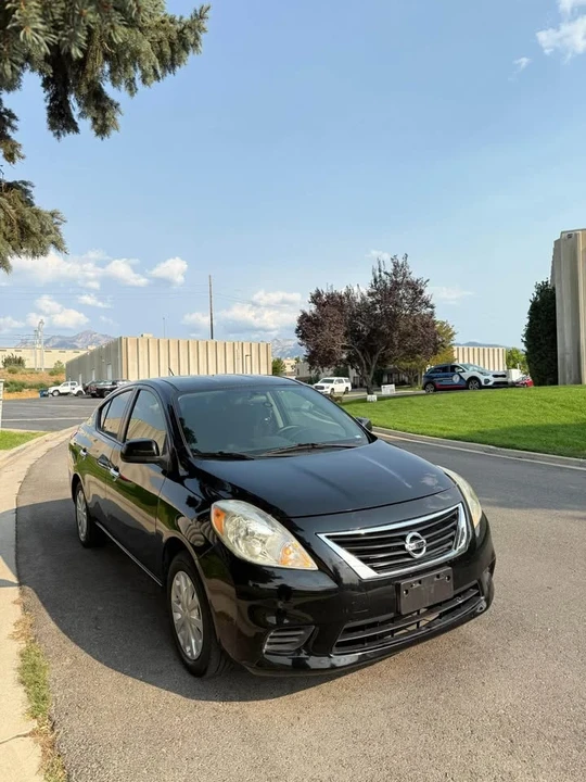 2012 Nissan Versa - Image 5 of 5
